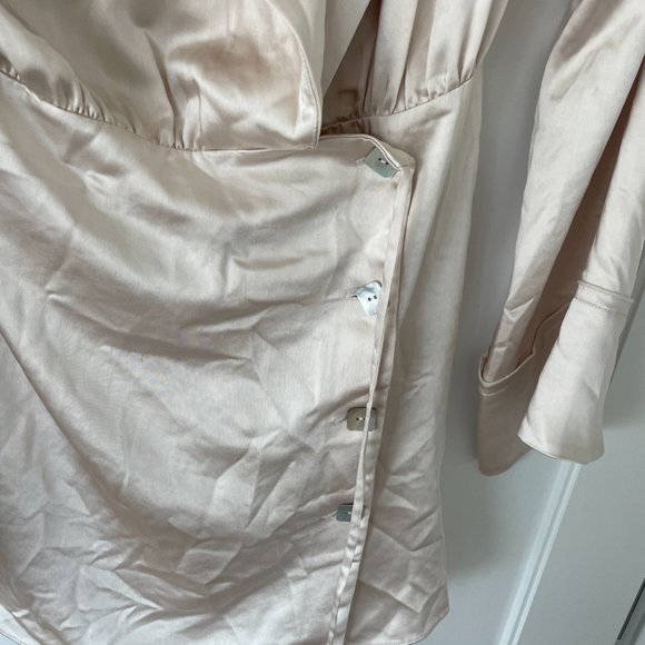 L'Academie Avena Wrap Satin Mini Dress Medium Ivory Long Sleeves Button Skirts - Picture 8 of 12